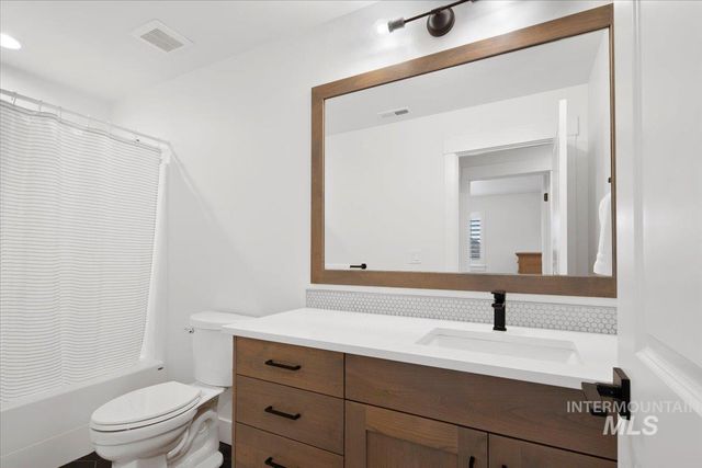 4712 W Apgar St, Meridian, ID 83646