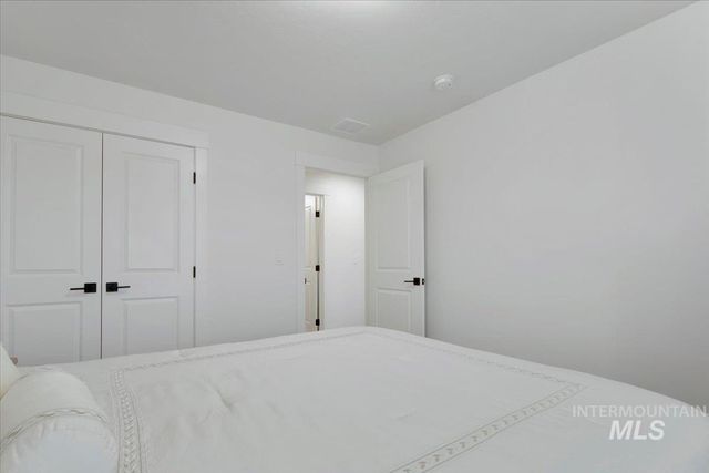 4712 W Apgar St, Meridian, ID 83646