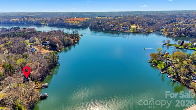 152 Bridge Pointe Lane, Hickory, NC 28601