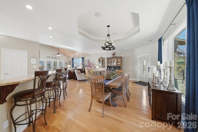 152 Bridge Pointe Lane, Hickory, NC 28601