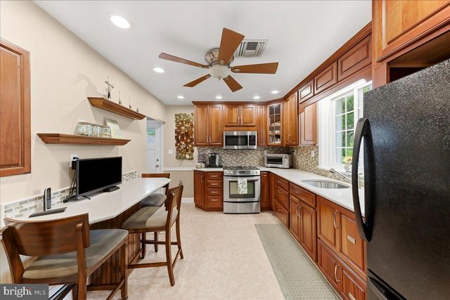 4676 MALDEN DR, Wilmington, DE 19803
