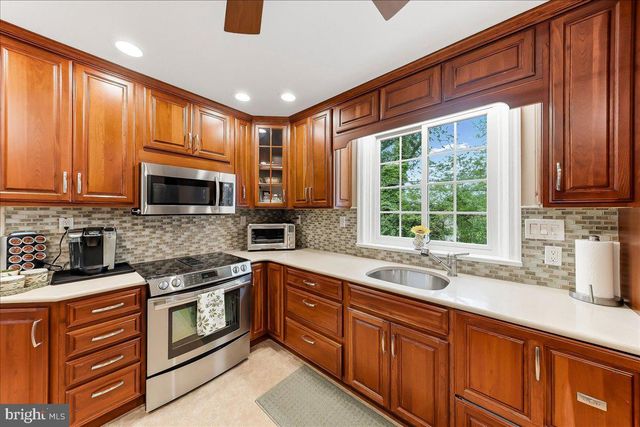4676 MALDEN DR, Wilmington, DE 19803