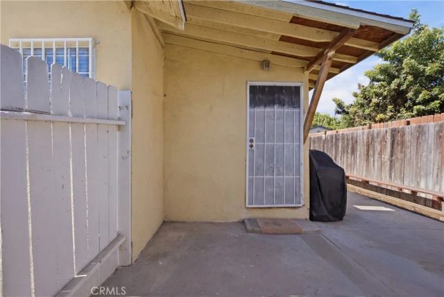 512 S Willowbrook Avenue, Compton, CA 90220