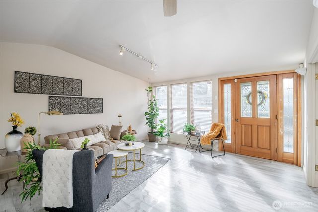 2604 NE 7th Street, Renton, WA 98056