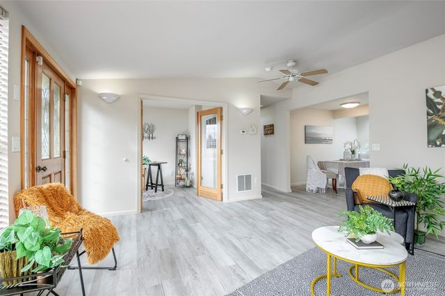 2604 NE 7th Street, Renton, WA 98056