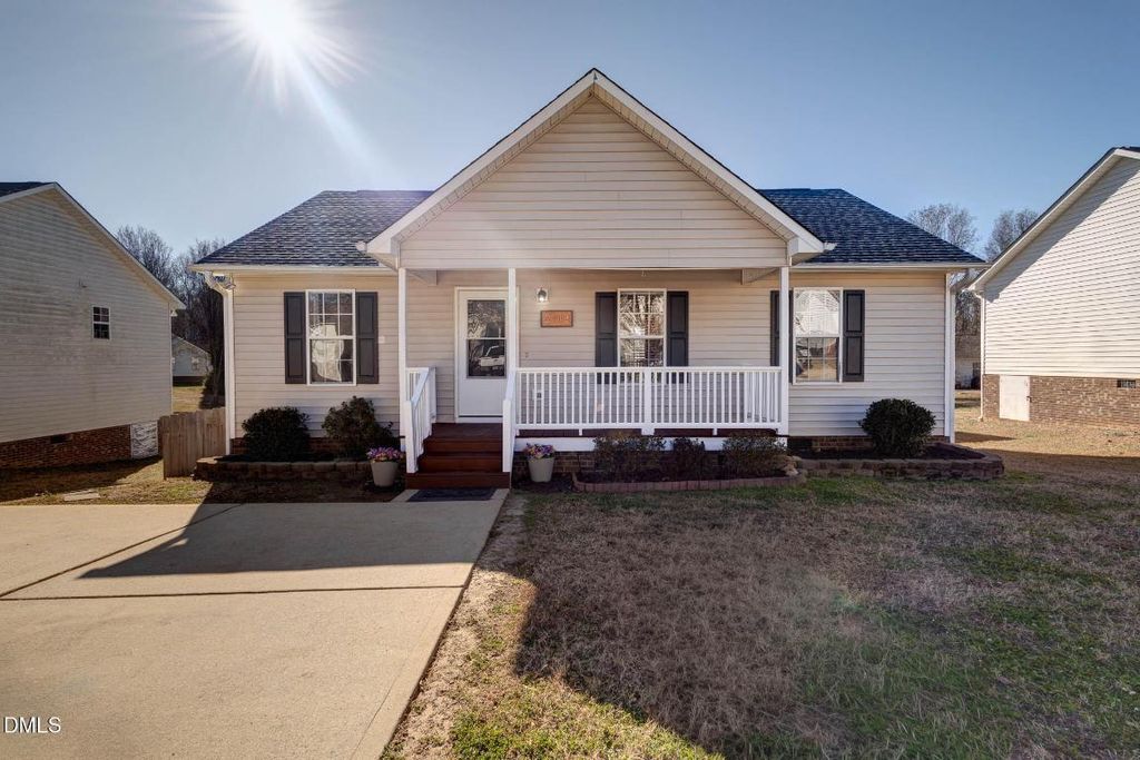 2113 Mckinnon Drive, Clayton, NC 27520