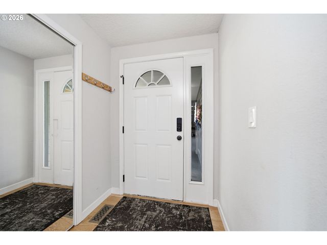 5620 S RIVERSIDE Ln 1, Portland, OR 97239