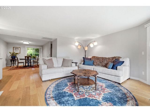 5620 S RIVERSIDE Ln 1, Portland, OR 97239