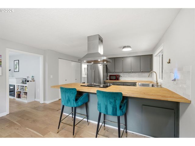 5620 S RIVERSIDE Ln 1, Portland, OR 97239
