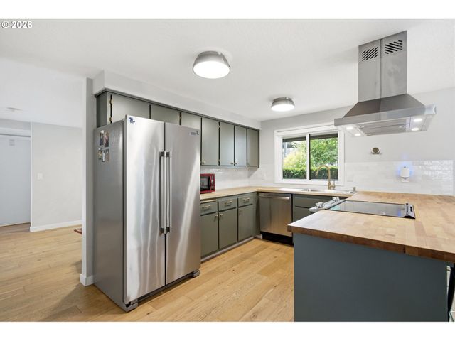 5620 S RIVERSIDE Ln 1, Portland, OR 97239