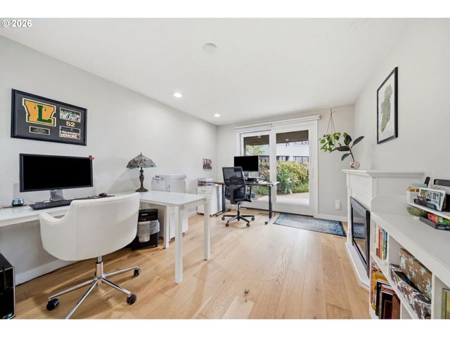5620 S RIVERSIDE Ln 1, Portland, OR 97239