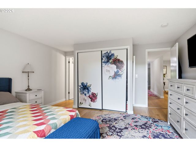 5620 S RIVERSIDE Ln 1, Portland, OR 97239