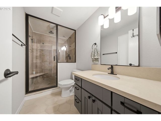 5620 S RIVERSIDE Ln 1, Portland, OR 97239