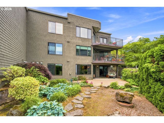 5620 S RIVERSIDE Ln 1, Portland, OR 97239