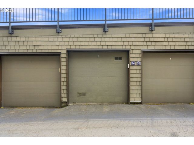 5620 S RIVERSIDE Ln 1, Portland, OR 97239
