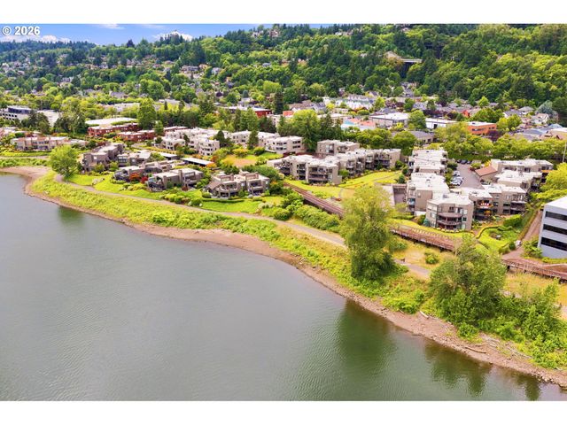 5620 S RIVERSIDE Ln 1, Portland, OR 97239