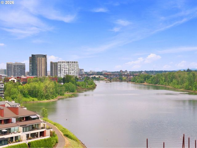 5620 S RIVERSIDE Ln 1, Portland, OR 97239