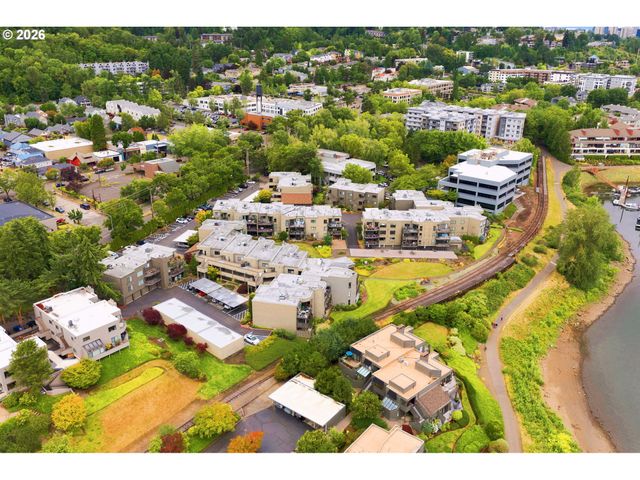 5620 S RIVERSIDE Ln 1, Portland, OR 97239