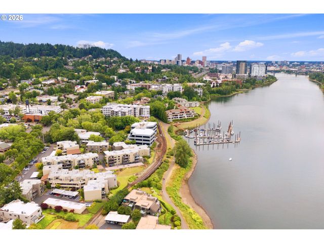5620 S RIVERSIDE Ln 1, Portland, OR 97239