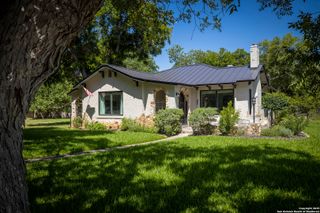 104 W EDGEWATER TER, New Braunfels, TX 78130
