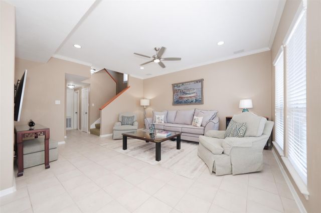 543 Sunset Circle, Galveston, TX 77554