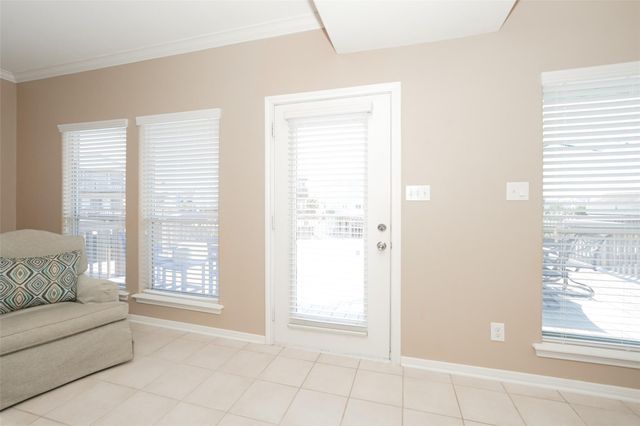 543 Sunset Circle, Galveston, TX 77554