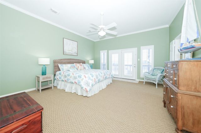 543 Sunset Circle, Galveston, TX 77554