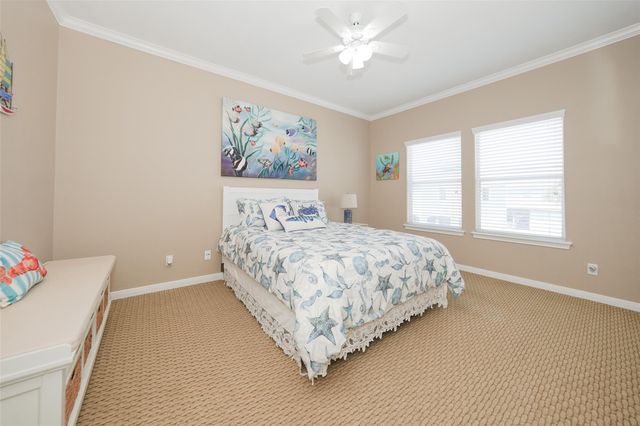 543 Sunset Circle, Galveston, TX 77554