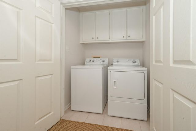 543 Sunset Circle, Galveston, TX 77554