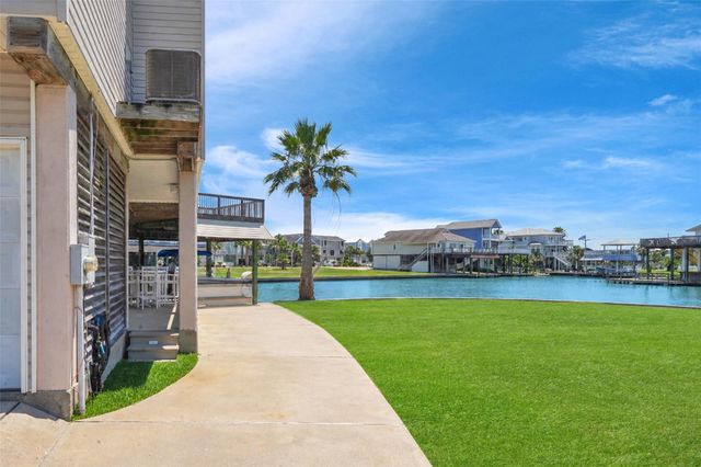 543 Sunset Circle, Galveston, TX 77554