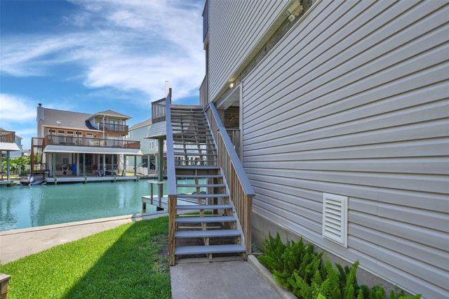 543 Sunset Circle, Galveston, TX 77554