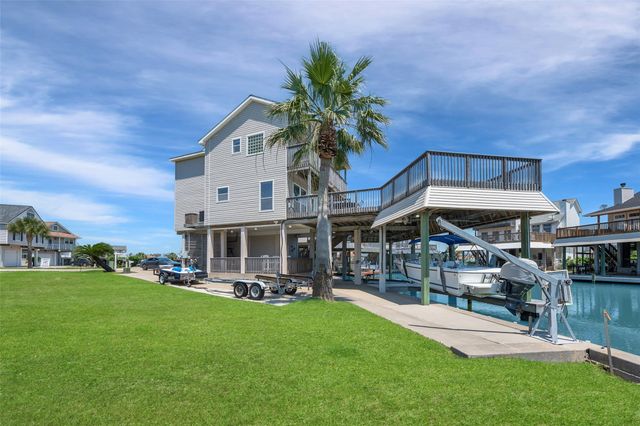 543 Sunset Circle, Galveston, TX 77554