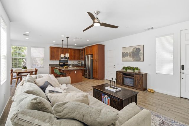 3341 Forney Way, Sacramento, CA 95816