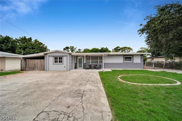 1191 Gramac DR, North Fort Myers, FL 33917