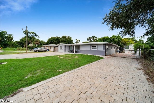 1191 Gramac DR, North Fort Myers, FL 33917