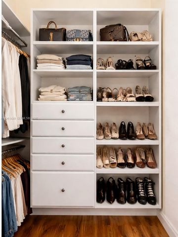 10013 NW 89th Ter, Doral, FL 33178