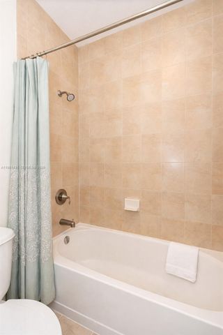 10013 NW 89th Ter, Doral, FL 33178