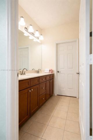 10013 NW 89th Ter, Doral, FL 33178