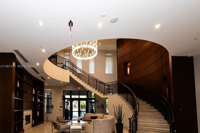 10013 NW 89th Ter, Doral, FL 33178