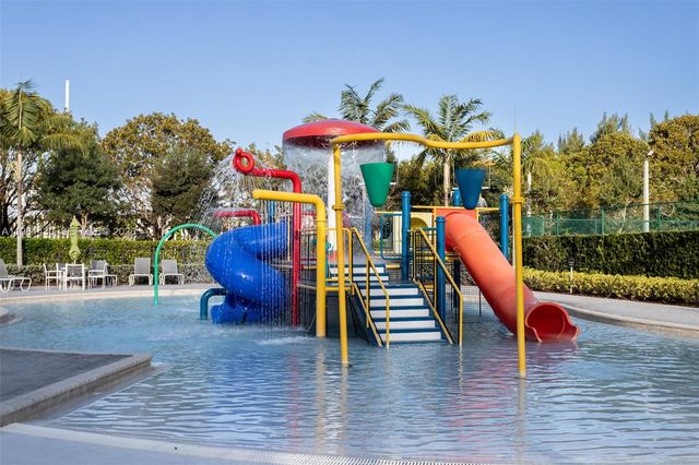 10013 NW 89th Ter, Doral, FL 33178