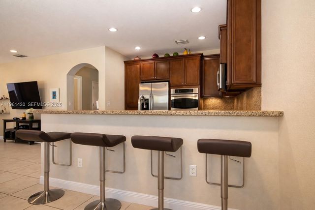 10013 NW 89th Ter, Doral, FL 33178