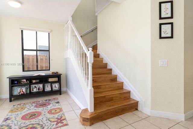 10013 NW 89th Ter, Doral, FL 33178