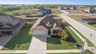 136 Creekside Drive, Sanger, TX 76266