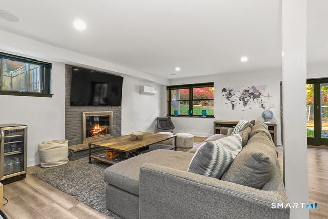 1 Angora Road, Westport, CT 06880