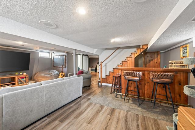 4026 6th Street NE, Columbia Heights, MN 55421