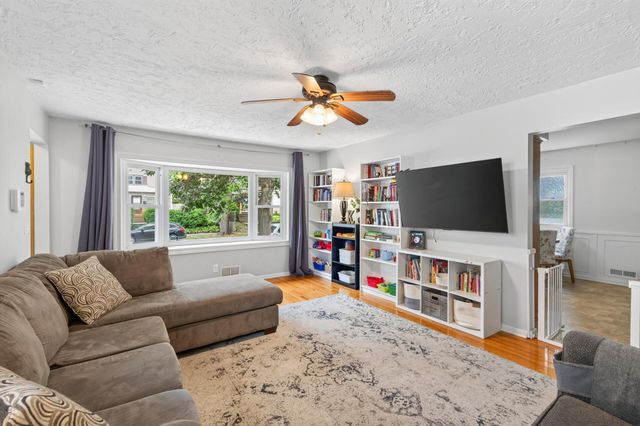 4026 6th Street NE, Columbia Heights, MN 55421