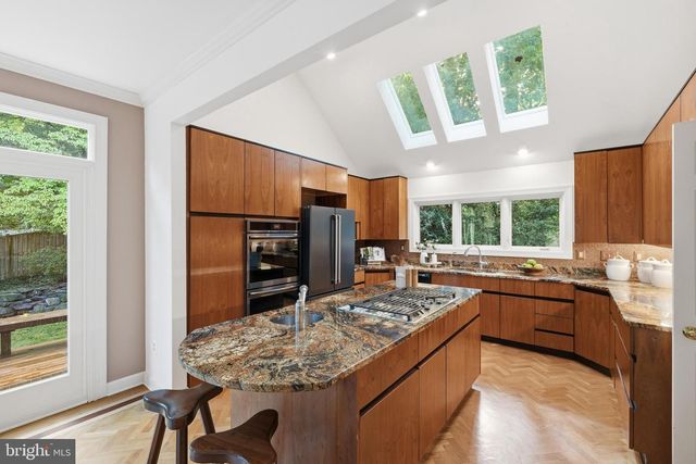 6505 RIVER RD, Bethesda, MD 20817