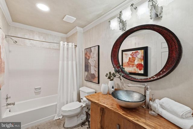 6505 RIVER RD, Bethesda, MD 20817