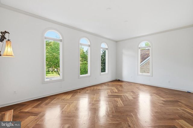 6505 RIVER RD, Bethesda, MD 20817
