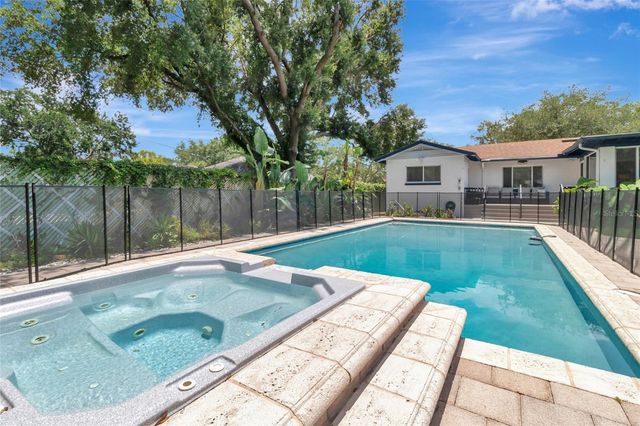 1217 E AMELIA STREET, Orlando, FL 32803
